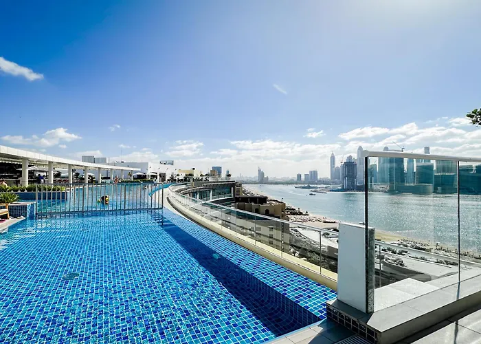 Luxe Lagoon Suites Palm Beach Private Access With Infinity Pool & Bar
